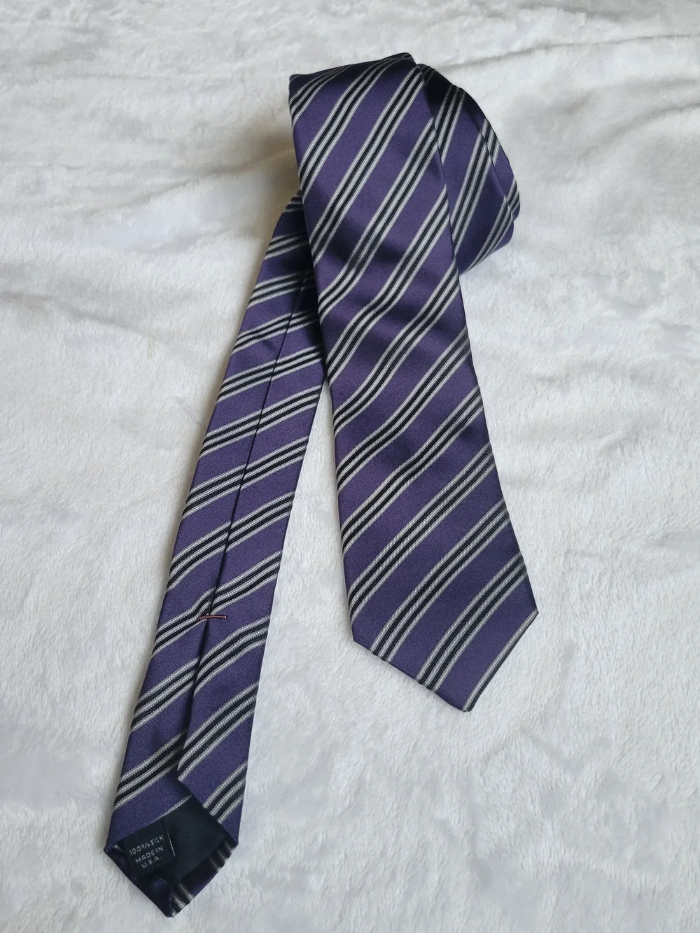 John Varvatos USA Made 100% Silk Neck Tie Purple Grey Stripes 35in